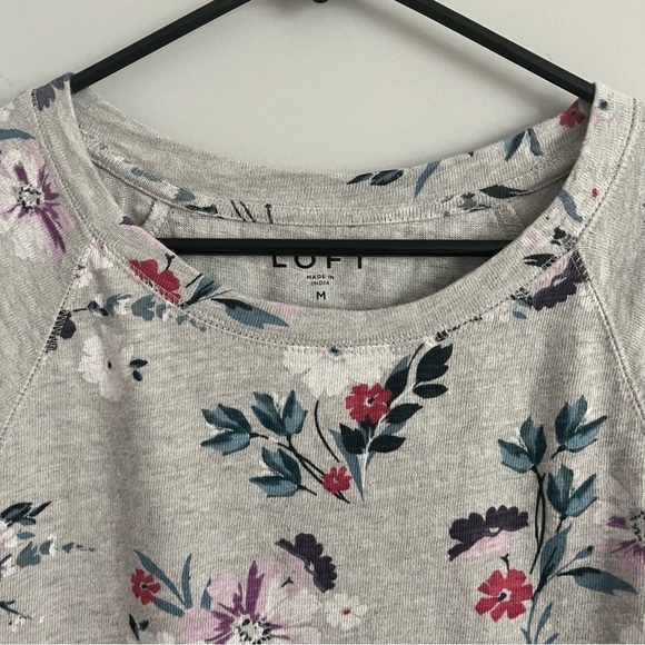 LOFT Grey Floral Quarter Sleeve Knit Tee Blouse - Picture 3 of 3